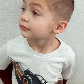 https://cdn.salonspotlight.com/photos/MDFu0E0z6nmP87qDULj9/3785cf5f-4496-4559-9436-d81fdf19f0f6_720x720