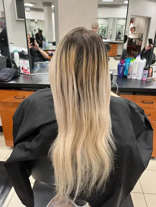 https://cdn.salonspotlight.com/photos/MDLm0mKYM9gmKGopNnRf/282f1cad-0102-4949-aaf9-cbe9c7676fcc_720x720