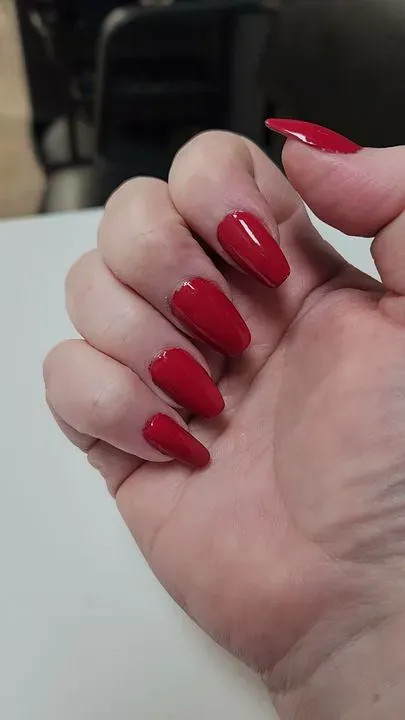 https://cdn.salonspotlight.com/photos/MDTas4LoJvKVFRxWJaXJ/99258f53-e300-447e-bc18-135d4b3b94d0_720x720