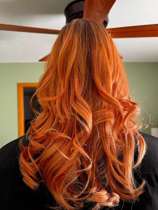 https://cdn.salonspotlight.com/photos/MHSQMCQpLSwfCZzLwOYz/82b633bf-58e2-413c-aebe-5bd797677c8b_720x720