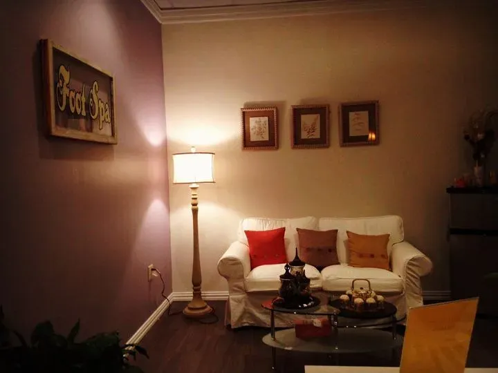 https://cdn.salonspotlight.com/photos/MHgKGvPnpB2Y4ZLaeWqW/e43322fc-daf5-4334-a662-da9061b7c677_720x720