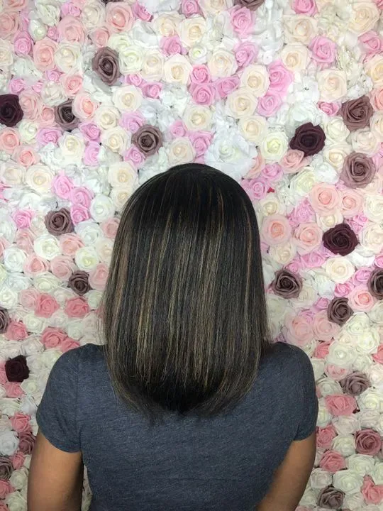 https://cdn.salonspotlight.com/photos/MIa3Ag23HOozNRYsC1dU/eacf6717-62dc-4c7d-8f2b-70a69ad46ad0_720x720