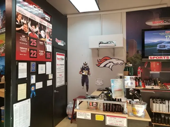 https://cdn.salonspotlight.com/photos/MItMt2HhXUee2Ay34xHz/8acfe3f0-41fb-434c-9479-d86310e8ec94_720x720