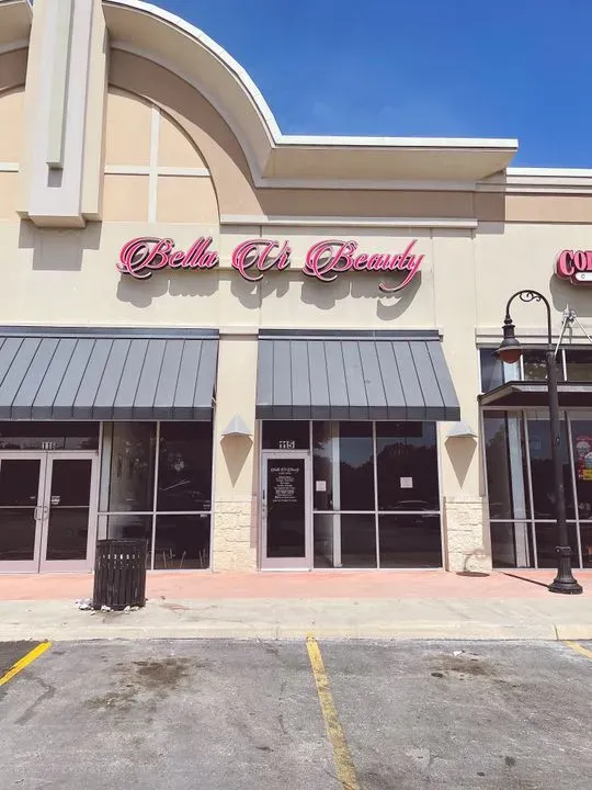 https://cdn.salonspotlight.com/photos/MKBLcJTULanpQ2Gtn7Wi/69d53a98-2993-48b3-a274-a073596f9832_720x720