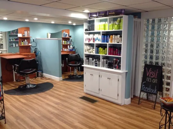 https://cdn.salonspotlight.com/photos/ML48yUtZ8D10DOKFo3Om/6d3f9a78-de7a-48dd-9131-e554584ff8a9_720x720