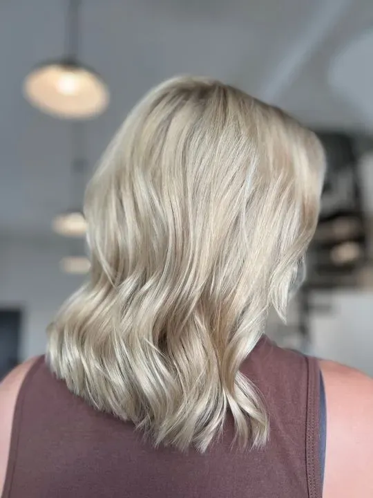https://cdn.salonspotlight.com/photos/MLnK30j4WYMM74U4JKbD/5693ec46-a699-4039-96bd-52fdcff891f8_720x720