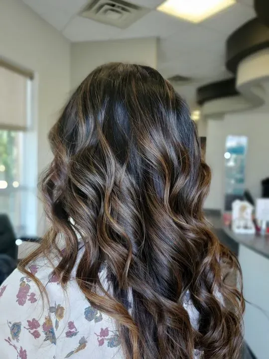 https://cdn.salonspotlight.com/photos/MMhfMePGDOtTJcE5Jca2/6e891948-3ae2-46a2-82c5-b332401fcad4_720x720