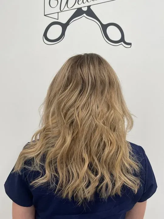 https://cdn.salonspotlight.com/photos/MQizLSDZTekpU8f5Xx72/93dea6db-4258-4c24-8553-571cb08a611c_720x720