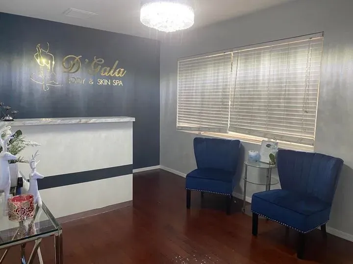 https://cdn.salonspotlight.com/photos/MWGYjVu8zULkjYzbZfDU/b3ca85e7-9871-41a0-bd88-99346cb274bb_720x720