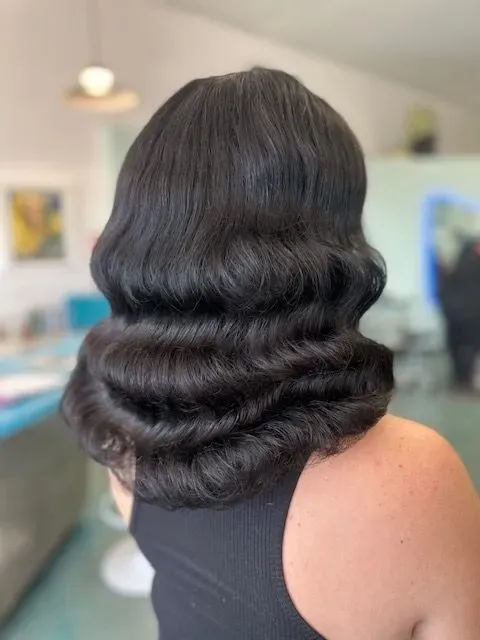 https://cdn.salonspotlight.com/photos/MWnsQGiyWTwKbr16pESE/2acd14de-7cde-417b-b3eb-3625033a45fc_720x720