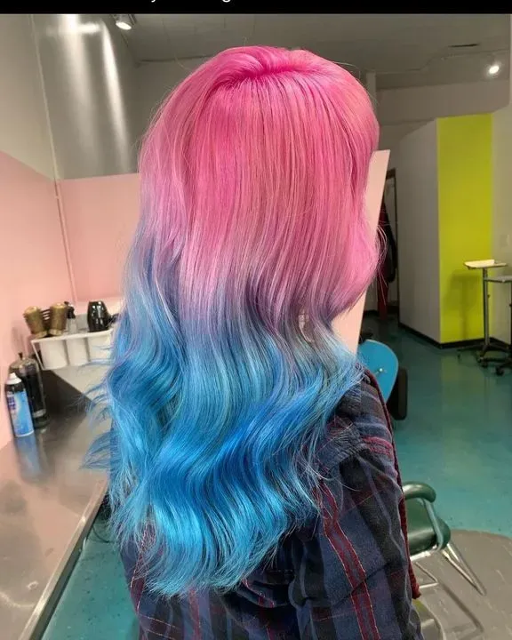 https://cdn.salonspotlight.com/photos/MWnsQGiyWTwKbr16pESE/a0e38dc4-0f7e-47ab-8a71-60d606337ca9_720x720