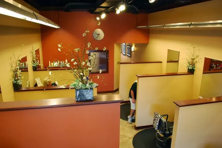 https://cdn.salonspotlight.com/photos/MXPub9xf9659dliUtYIO/b461d6ca-8e1f-49ba-b8cf-f54d6b48e6a9_720x720