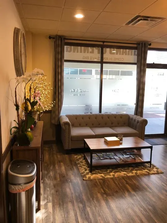 https://cdn.salonspotlight.com/photos/MYXmwwaGm6JubZpAm6UR/34efd54a-2334-47db-afce-9a8d73706680_720x720