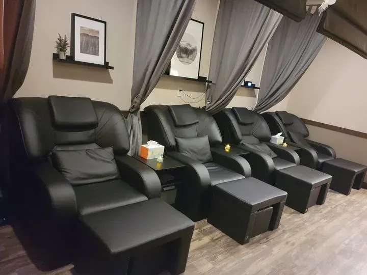 https://cdn.salonspotlight.com/photos/MYXmwwaGm6JubZpAm6UR/4ef0d7da-2262-47a3-ab56-cf31a2e206f7_720x720