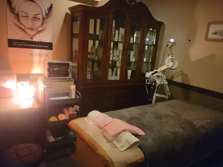 https://cdn.salonspotlight.com/photos/MYXmwwaGm6JubZpAm6UR/ffaa66ca-8b93-4960-9103-8a5bee271505_720x720