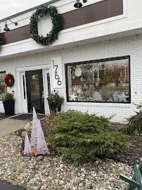 https://cdn.salonspotlight.com/photos/MaJVY6ihrpHbSHTvK07k/6c4653ab-fcc1-4af9-a5ee-a95723a0a25d_720x720