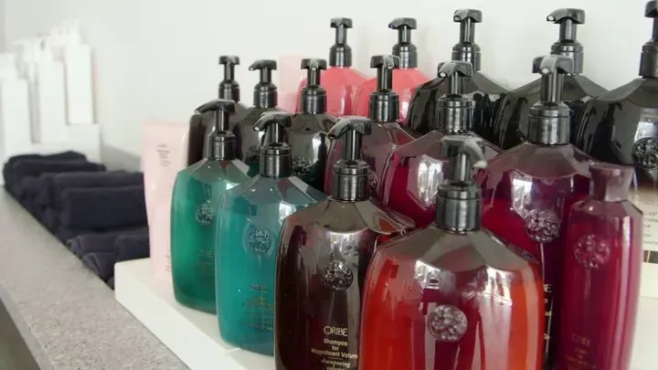 https://cdn.salonspotlight.com/photos/MaPj8Zv9CRdy4yurXBX5/b8a8cfed-84fd-4699-814c-94eea34a9cfc_720x720