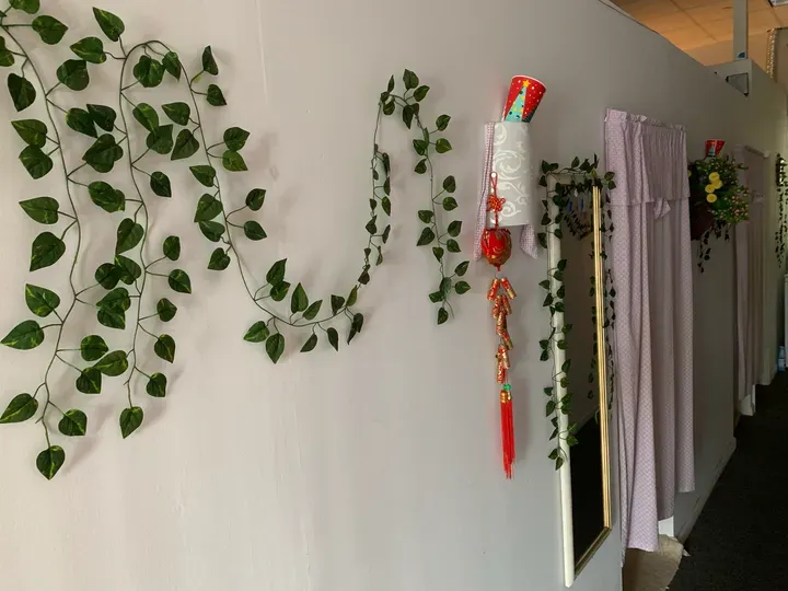 https://cdn.salonspotlight.com/photos/McRxV0Ltuu1mfXKvWWRT/bfe3254f-758c-4a75-99f9-449b513399d9_720x720