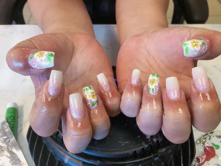 https://cdn.salonspotlight.com/photos/McTW40QgKCAsZ71P6ECW/4806707e-8f15-4aff-b0e3-0d02be8580f1_720x720
