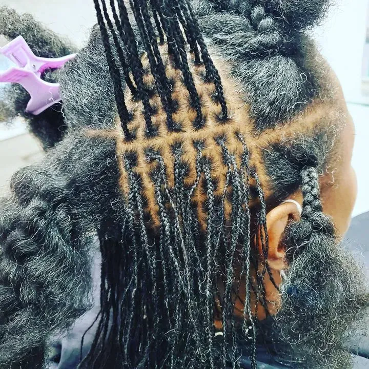 https://cdn.salonspotlight.com/photos/Mdlb8yRD0epcftird732/1bef8891-8e4f-4eba-b3e8-09f0e5d95403_720x720