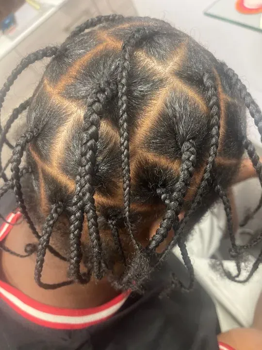 https://cdn.salonspotlight.com/photos/Mdlb8yRD0epcftird732/9cadfb77-08a6-428d-b881-c98073300e96_720x720