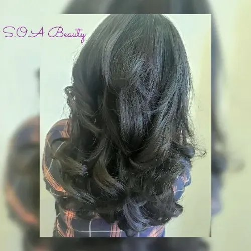 https://cdn.salonspotlight.com/photos/Mdlb8yRD0epcftird732/a9517158-b652-44a8-b109-b4b14e62f1ba_720x720