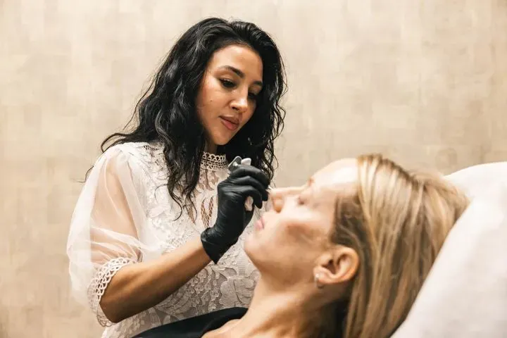 https://cdn.salonspotlight.com/photos/Mi2wZ64wUCNSXOiAko8u/f70736d9-d2d4-446e-89a3-0a2fd70bfa11_720x720