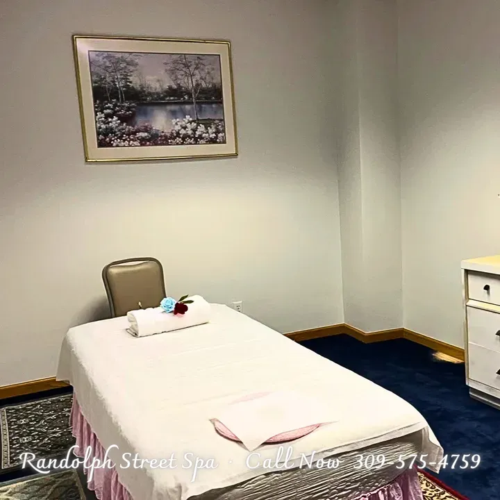 https://cdn.salonspotlight.com/photos/MiOso3LwUv1TyGpRco3g/1b54b892-6d28-45db-91a8-7512cc678a64_720x720