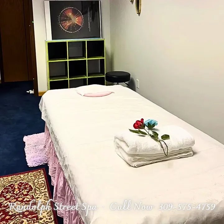 https://cdn.salonspotlight.com/photos/MiOso3LwUv1TyGpRco3g/3752cbb8-95b4-4251-ad93-d7c350833387_720x720