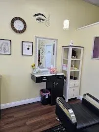 https://cdn.salonspotlight.com/photos/Mk5G299pXN1K4i5eQI9O/68cea739-0842-4821-a7cb-4645f4c7c728_720x720