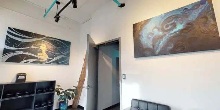 https://cdn.salonspotlight.com/photos/MnbLHXohOtXQzhQGI4Cu/10a6f4a2-9cb2-414c-9505-b20cfba8a008_720x720