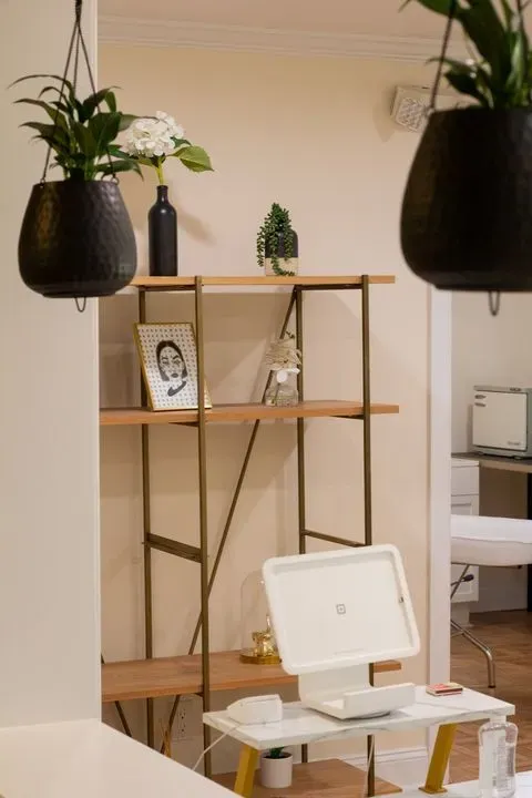 https://cdn.salonspotlight.com/photos/MovUBYkU6hEj5RYOGIyb/62d9b718-7446-4b9c-b5f7-f3f4b6492b10_720x720