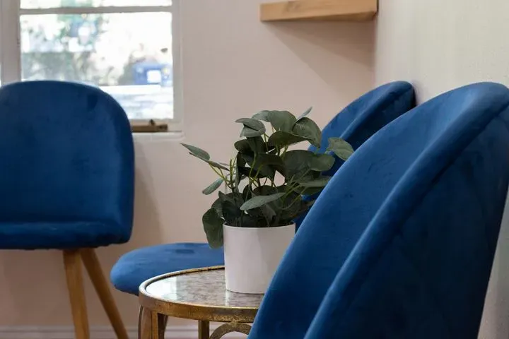 https://cdn.salonspotlight.com/photos/MovUBYkU6hEj5RYOGIyb/78eb02b8-187f-43d2-92ab-accf8f1757c5_720x720
