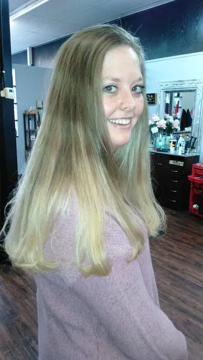 https://cdn.salonspotlight.com/photos/Mq3JLF8dFrZpKnjqVOo9/44783b31-e273-4c16-9865-55140138513d_720x720
