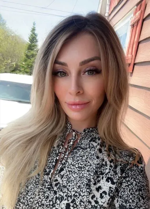 https://cdn.salonspotlight.com/photos/Mt2xPzuKJo8Xt33kKMQB/8fd6839d-cabe-4f2e-8015-e08530394a32_720x720
