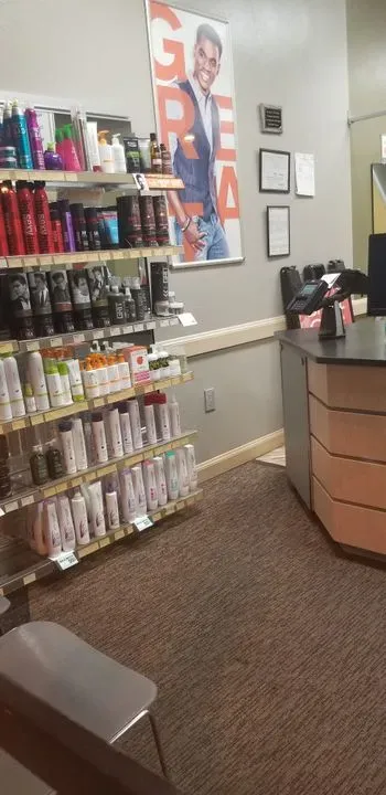 https://cdn.salonspotlight.com/photos/MwASBH6AaPWoAEwh5eDC/b04b0dd2-e742-4d0a-bffc-b32cb7506535_720x720