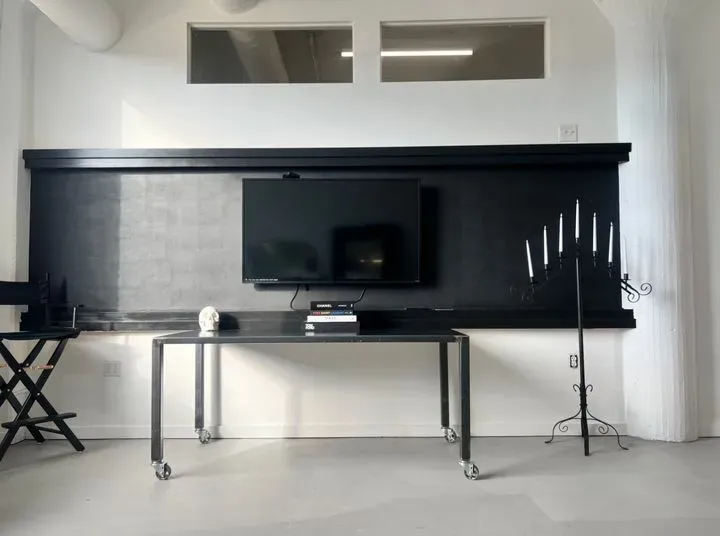 https://cdn.salonspotlight.com/photos/Mx1Uikz2WPhBqzJ0DHXi/9db2d35b-bd49-49a3-b7c4-a3923988b659_720x720