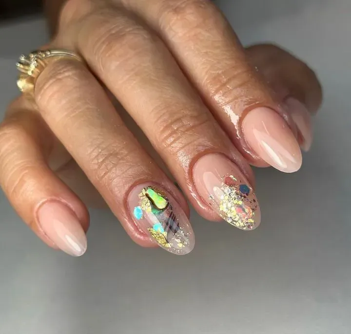 https://cdn.salonspotlight.com/photos/Mx8CZPiF8SehabSrB2FM/56387423-392e-4592-96e1-f11811773f2c_720x720