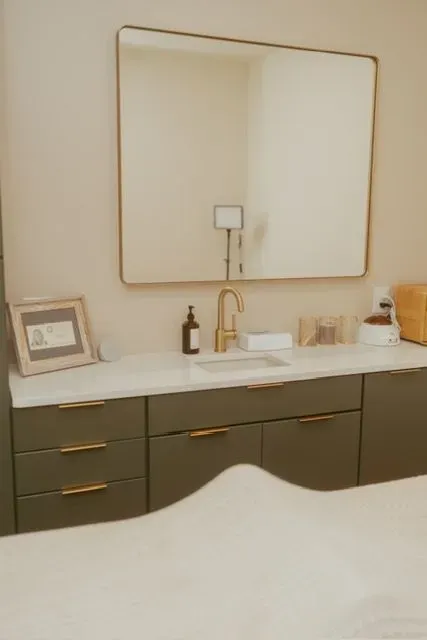https://cdn.salonspotlight.com/photos/MyAxcREdXcxLed7FyKHa/3340f1cd-ad25-4bd1-818a-87f1b0d380ae_720x720