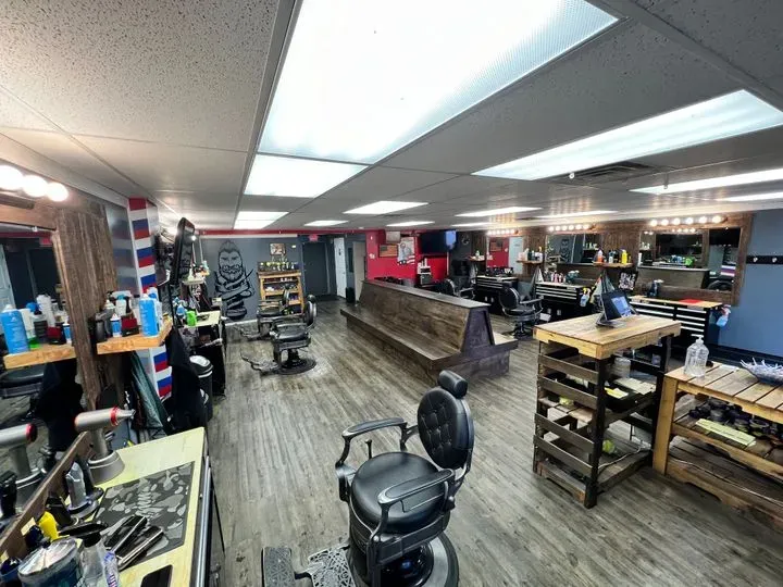 https://cdn.salonspotlight.com/photos/MzEO3EQZNnQsuFJRx91P/55757a91-1a0b-4adc-a7a8-a1fb9fe68908_720x720
