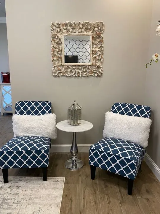 https://cdn.salonspotlight.com/photos/N0kRdZwsoqeJ3Ey7s1T6/b3ca709f-1505-4773-8509-3b8287b4a761_720x720