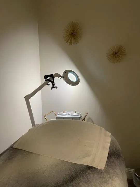 https://cdn.salonspotlight.com/photos/N0kRdZwsoqeJ3Ey7s1T6/cd665f2e-14f2-44ea-a342-f1bedb8a8829_720x720