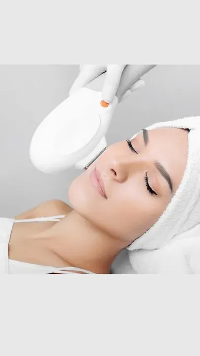 https://cdn.salonspotlight.com/photos/N1AVvzBTdhkhAoXuFsUO/4de5e7ba-37ff-46c3-8c5d-04bcc8579884_720x720