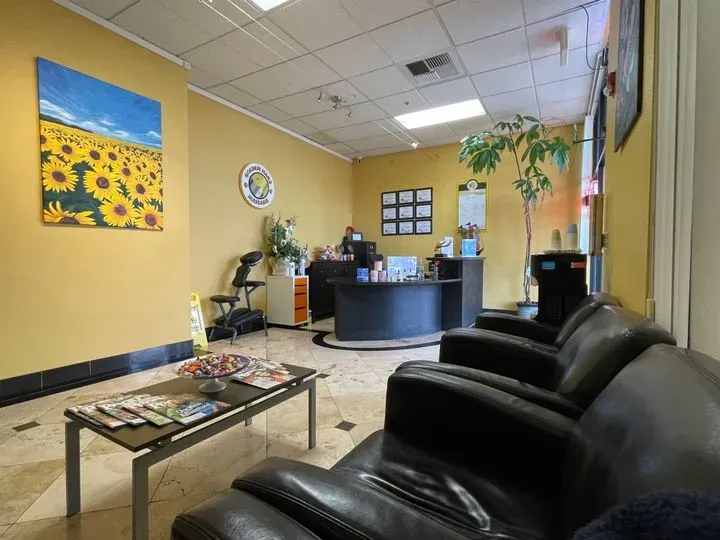 https://cdn.salonspotlight.com/photos/N21ng57PzPl1Ssj9ERHb/cefb0bf6-4510-474b-a0ff-2451d32c42a3_720x720