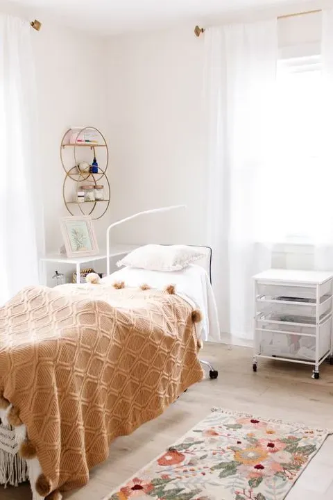 https://cdn.salonspotlight.com/photos/N2ZtjUuDQOC3Hm2T7Xlm/36b7c38c-e44f-42b3-833d-458ad58fb9e1_720x720