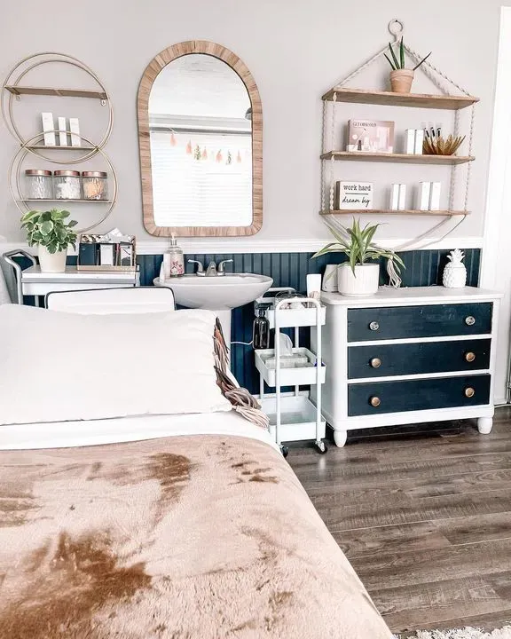 https://cdn.salonspotlight.com/photos/N2ZtjUuDQOC3Hm2T7Xlm/e712a8c5-41aa-4193-a2c0-779a69ac4630_720x720