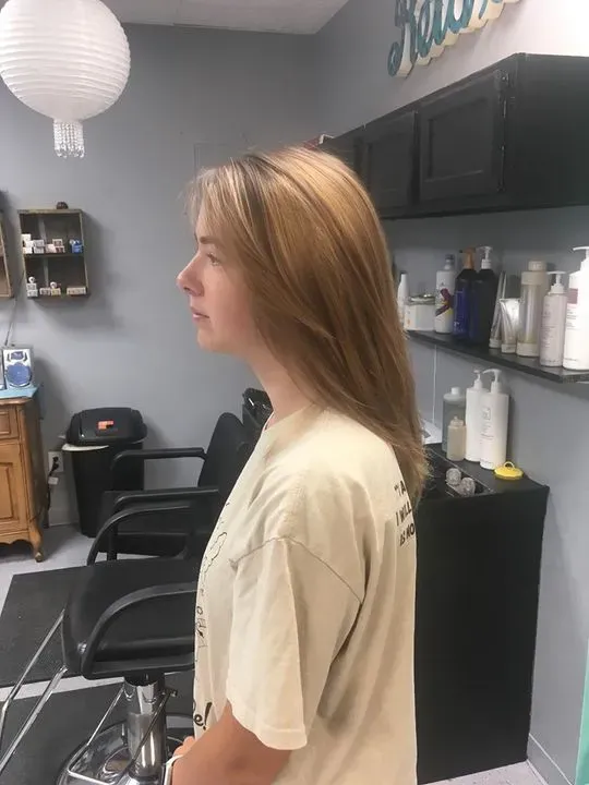 https://cdn.salonspotlight.com/photos/N3GPY5skOoLt3mEzbTVU/96e3db26-4d3e-412b-9ce9-1168ae5d89eb_720x720