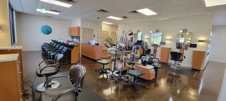 https://cdn.salonspotlight.com/photos/N45HGQy1ZLzmhysqtoe7/3823cd1f-3f12-4c2f-8380-3183149ae851_720x720