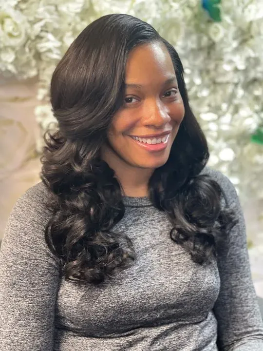 https://cdn.salonspotlight.com/photos/N6UW3lpz9GFTnTEuBGve/29471319-1bb8-4035-a260-1e7d7f0b3dba_720x720