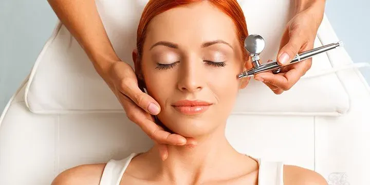 https://cdn.salonspotlight.com/photos/N9luUBG9e7gccNX7hfLv/4d698f3b-7b93-4891-aa7f-b1d17c085a99_720x720